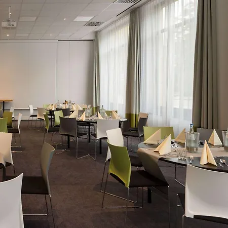 Готель Vienna House Easy By Wyndham 4*