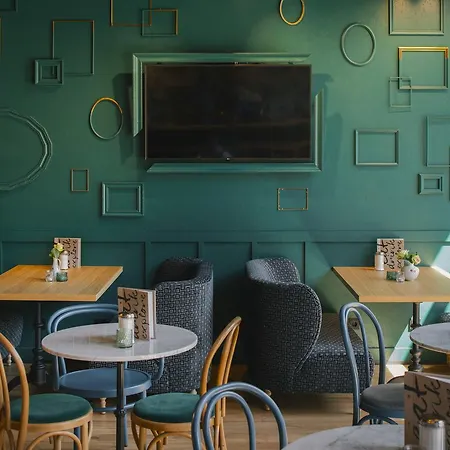 Готель Vienna House Easy By Wyndham 4*